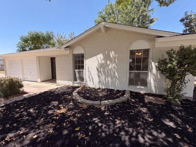 6601 Oaklawn Drive, Watauga, TX 76148
