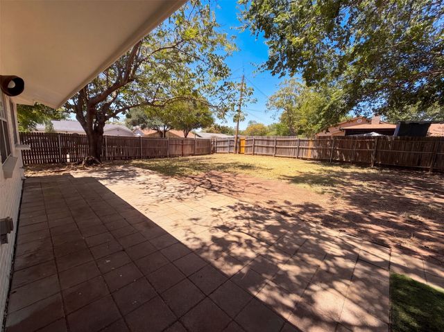 6601 Oaklawn Drive, Watauga, TX 76148