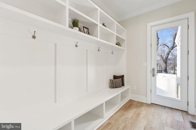 2150 N STAFFORD ST, Arlington, VA 22207