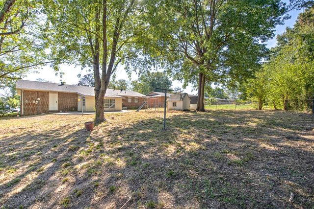1404 E Joye Street, Springdale, AR 72762