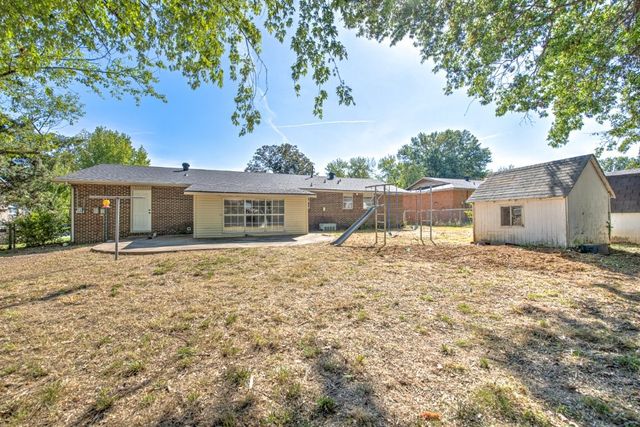1404 E Joye Street, Springdale, AR 72762