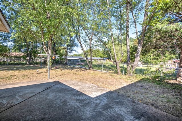 1404 E Joye Street, Springdale, AR 72762
