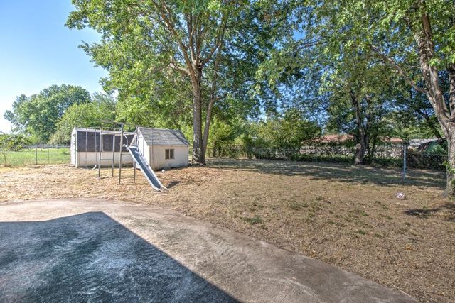 1404 E Joye Street, Springdale, AR 72762