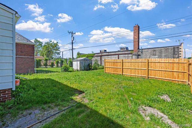 18715 Kentucky Street, Detroit, MI 48221