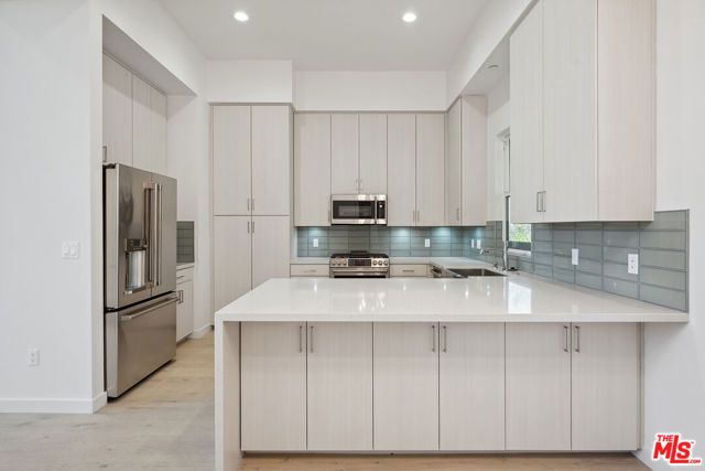 1746 Garfield Place 302, Los Angeles, CA 90028