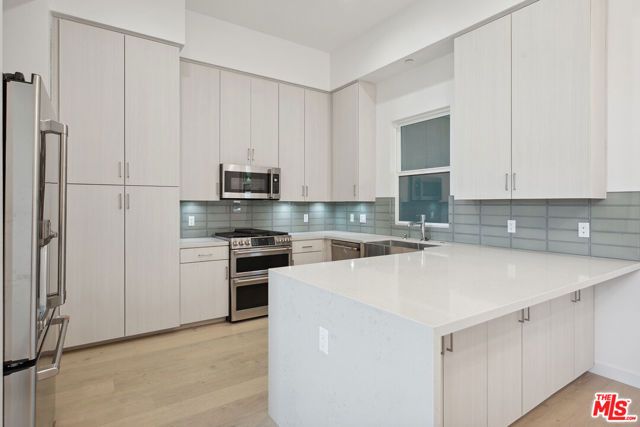 1746 Garfield Place 302, Los Angeles, CA 90028