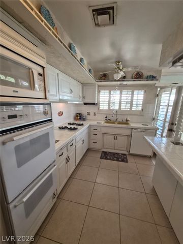 1713 Lamplighter Lane, Las Vegas, NV 89104