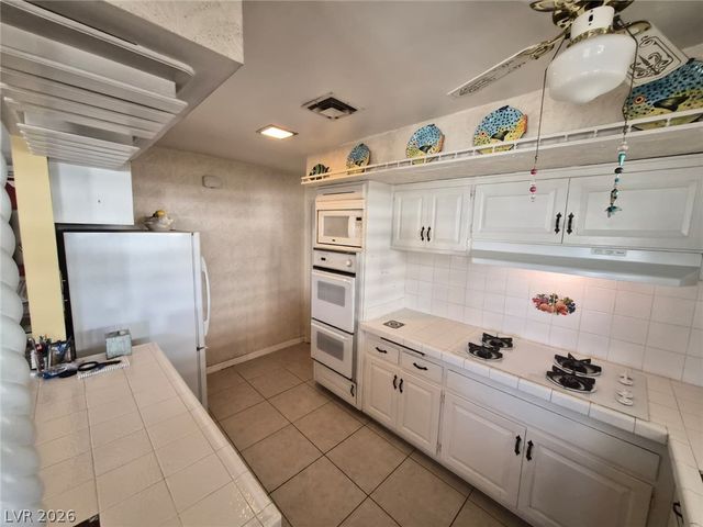 1713 Lamplighter Lane, Las Vegas, NV 89104