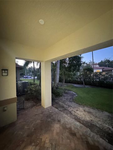 6095 NW 116th Dr, Coral Springs, FL 33076