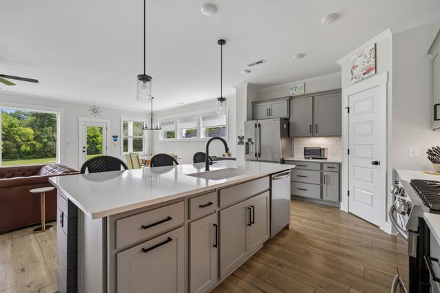 509 Stinson Ct, White House, TN 37188