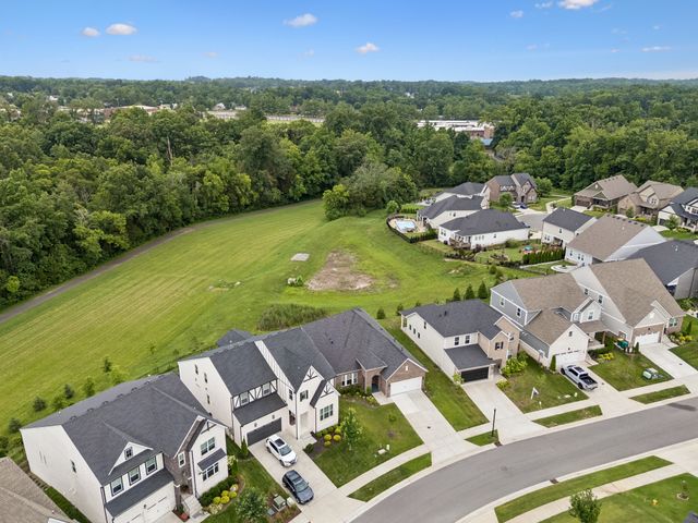 509 Stinson Ct, White House, TN 37188
