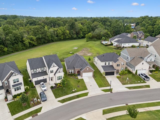 509 Stinson Ct, White House, TN 37188