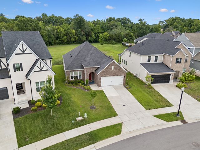 509 Stinson Ct, White House, TN 37188