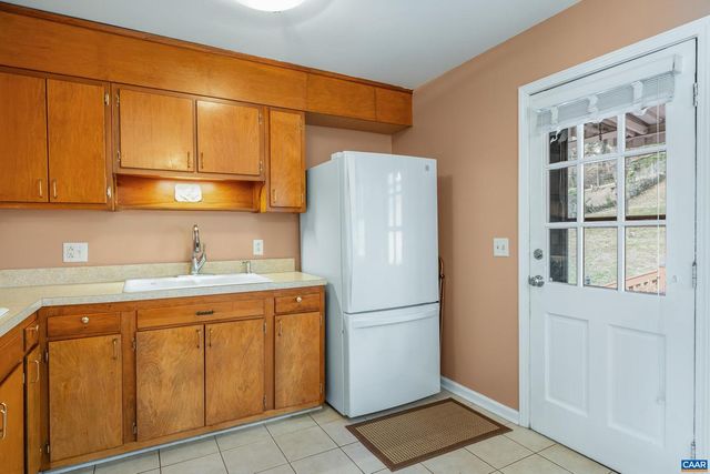 2417 COMMONWEALTH DR, Charlottesville, VA 22901