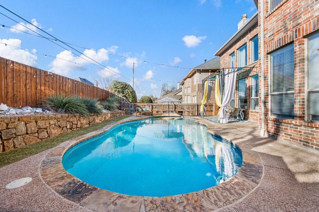 3917 Autumn Lane, Bedford, TX 76021