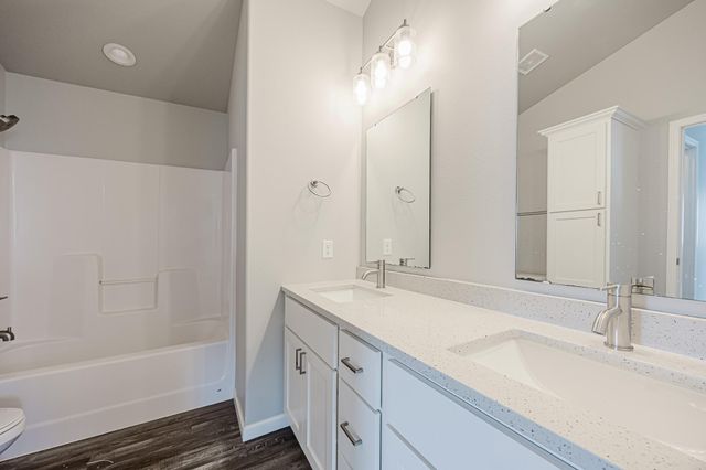 7365 24th Street S, Fargo, ND 58104