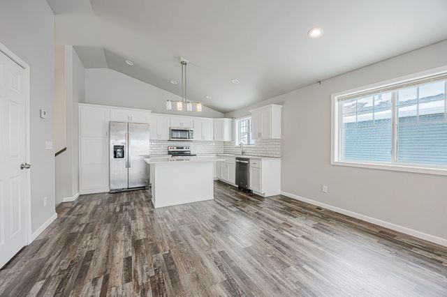 7365 24th Street S, Fargo, ND 58104