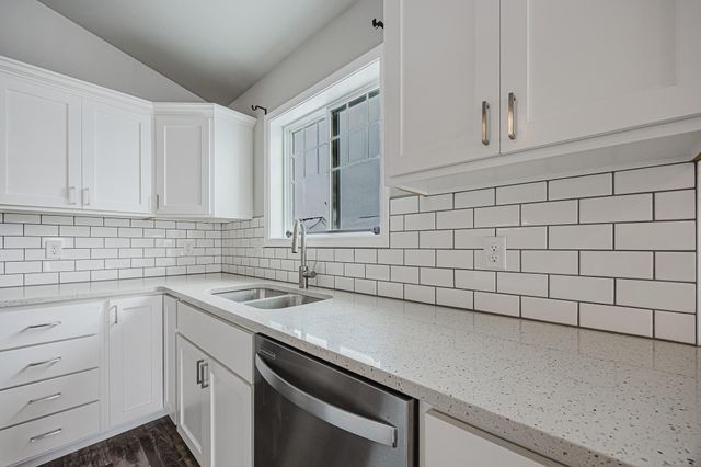 7365 24th Street S, Fargo, ND 58104