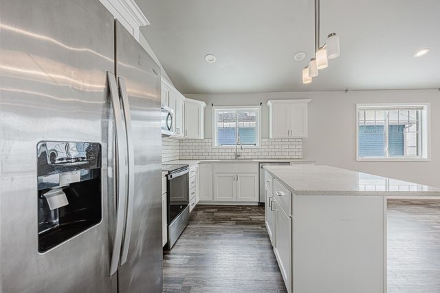 7365 24th Street S, Fargo, ND 58104