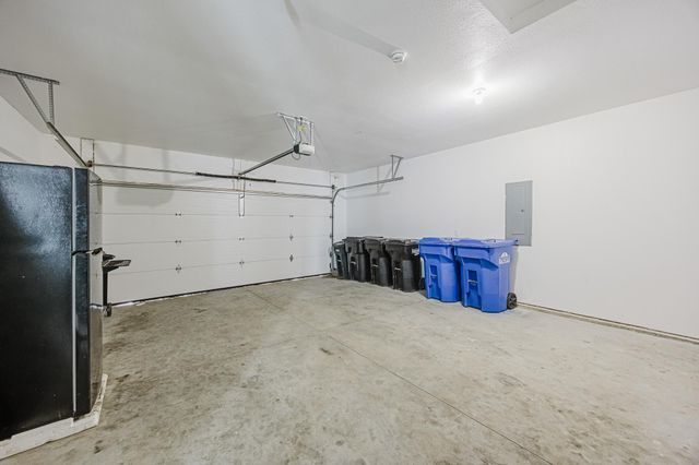 7365 24th Street S, Fargo, ND 58104