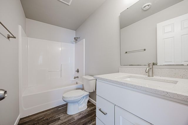 7365 24th Street S, Fargo, ND 58104