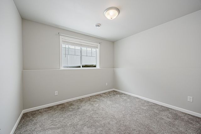 7365 24th Street S, Fargo, ND 58104