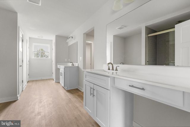 109 HILLSDALE DR, Fredericksburg, VA 22405