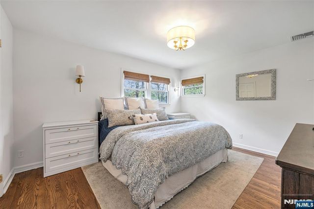 280 Eldon Court, Ridgewood, NJ 07450