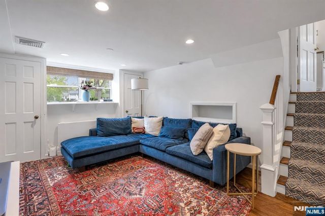 280 Eldon Court, Ridgewood, NJ 07450