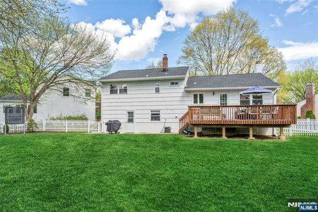 280 Eldon Court, Ridgewood, NJ 07450