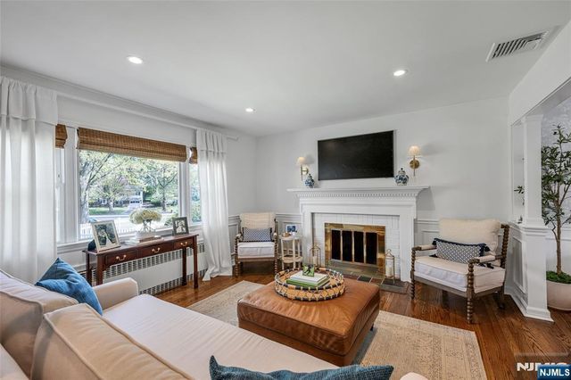 280 Eldon Court, Ridgewood, NJ 07450