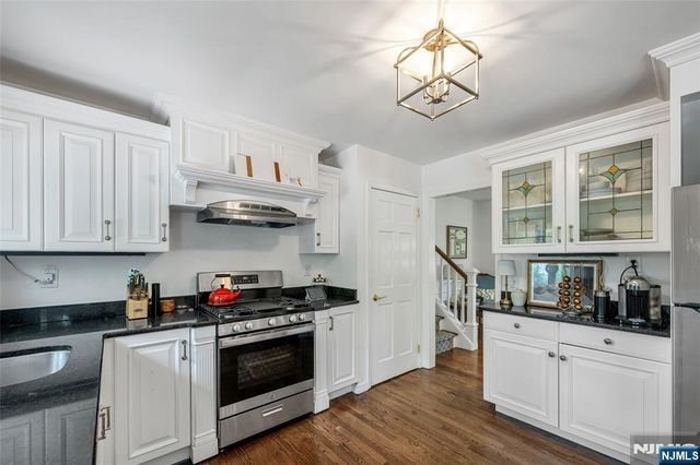 280 Eldon Court, Ridgewood, NJ 07450