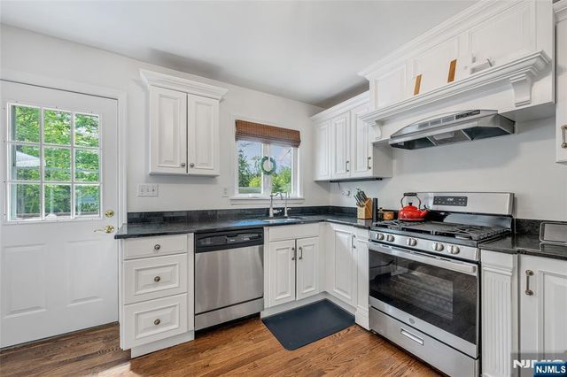 280 Eldon Court, Ridgewood, NJ 07450