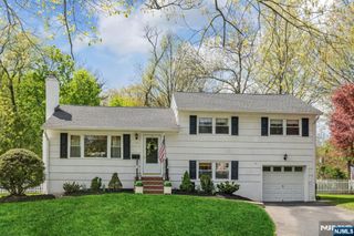 280 Eldon Court, Ridgewood, NJ 07450