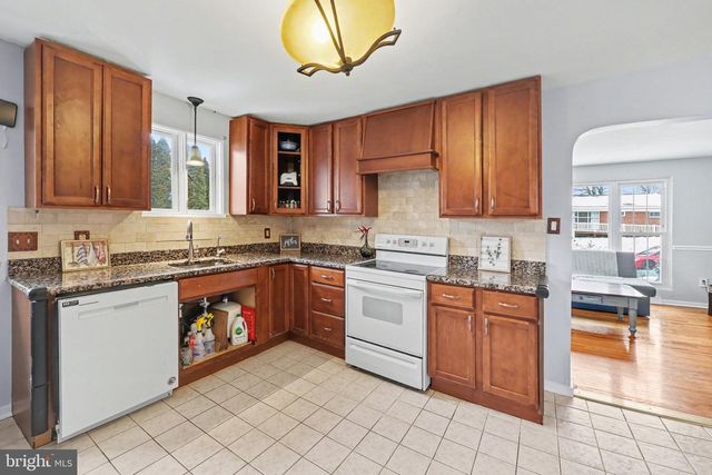 1723 DIGHTON ST, Camp Hill, PA 17011