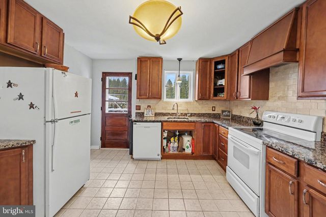 1723 DIGHTON ST, Camp Hill, PA 17011