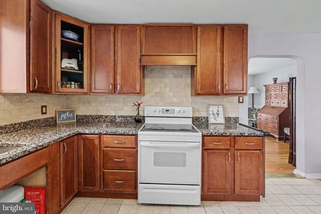 1723 DIGHTON ST, Camp Hill, PA 17011