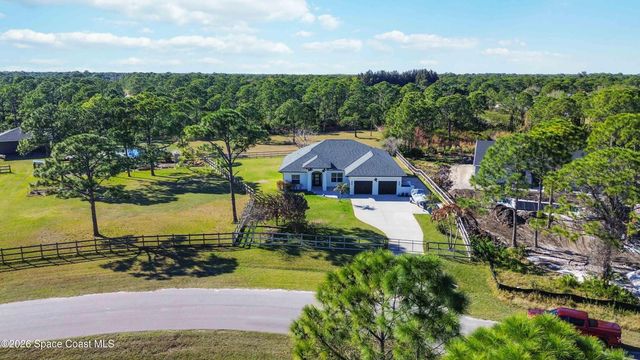 6920 Hacienda Drive, Grant, FL 32949