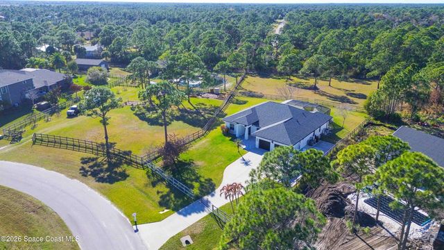 6920 Hacienda Drive, Grant, FL 32949
