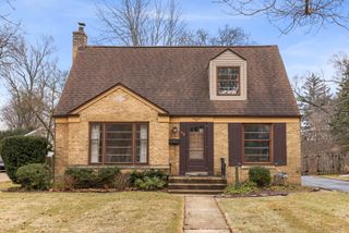 1818 E Indiana Street, Wheaton, IL 60187