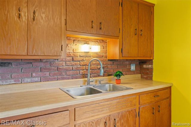 28731 Kathryn Street, Garden City, MI 48135