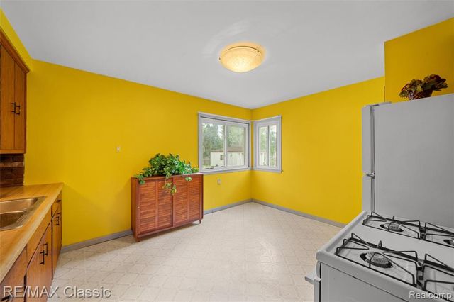 28731 Kathryn Street, Garden City, MI 48135