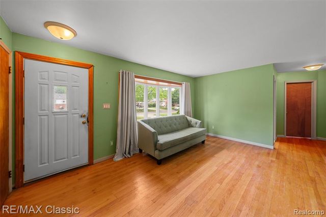 28731 Kathryn Street, Garden City, MI 48135