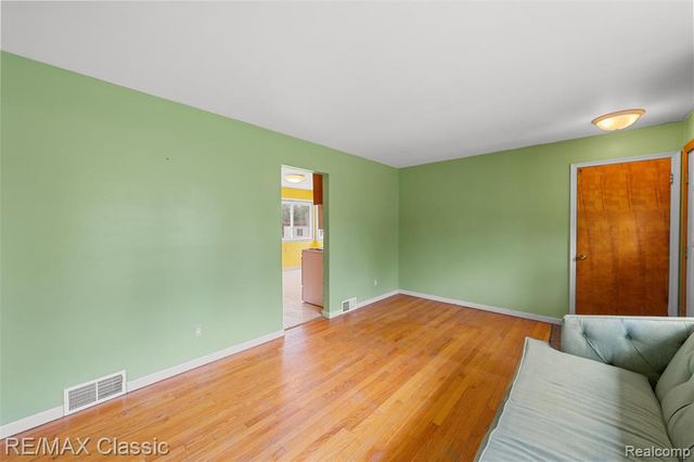 28731 Kathryn Street, Garden City, MI 48135