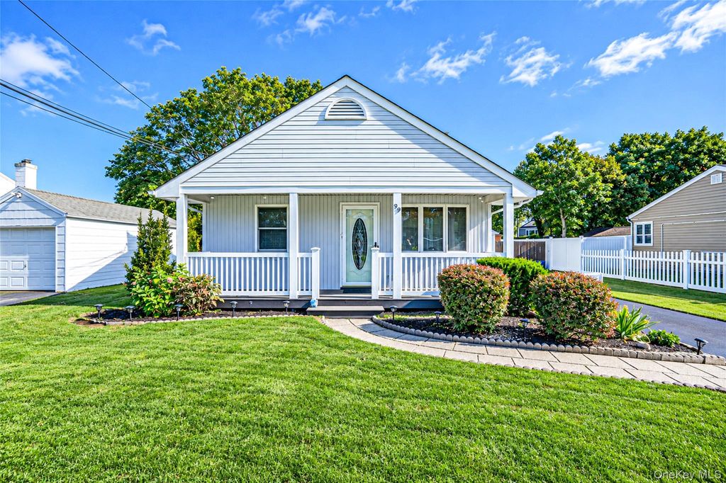 99 Cherubina Lane, North Babylon, NY 11703