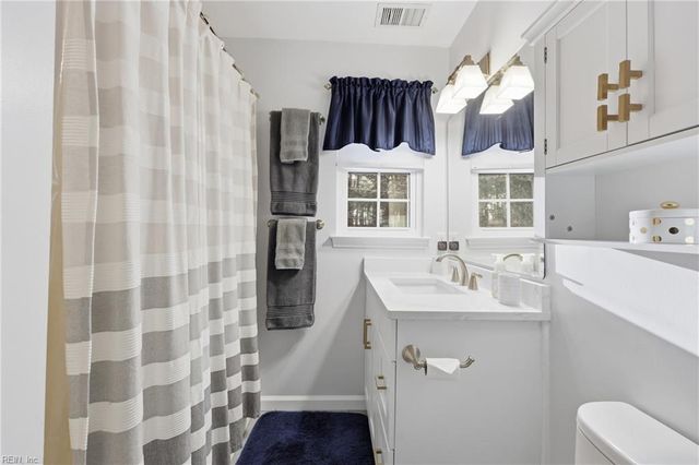 900 Lee Shore CT, Chesapeake, VA 23320