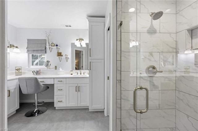 900 Lee Shore CT, Chesapeake, VA 23320