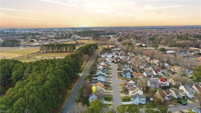 900 Lee Shore CT, Chesapeake, VA 23320