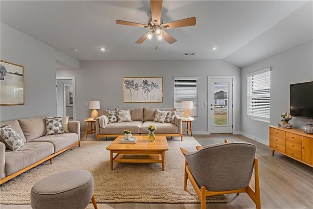 4695 W Aurora Street, Fayetteville, AR 72704