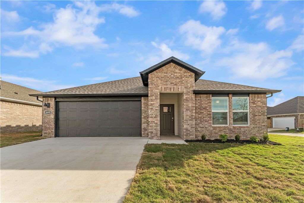 4695 W Aurora Street, Fayetteville, AR 72704